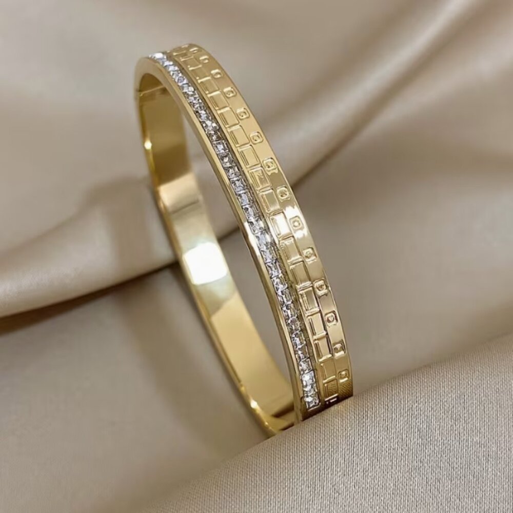 18K Gold Plated Stainless Steel Bracelet inlaid w/Synthetic Zirconia Bangle